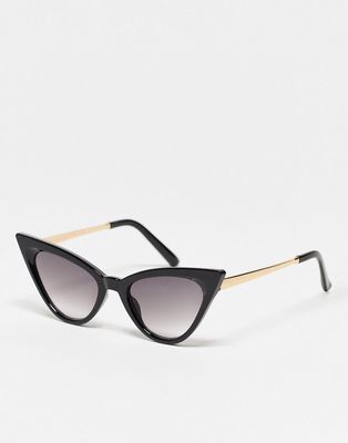 SVNX extreme winged cat eye sunglasses in black