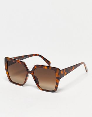 SVNX oversized square sunglasses in tortoiseshell-Brown