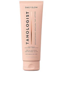 Tanologist Brightening Daily Glow in Fair To Medium.