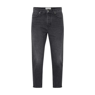 Tapered fit jean