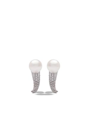 TASAKI 18kt white gold Collection Line Danger Horn pearl and diamond earrings - Silver
