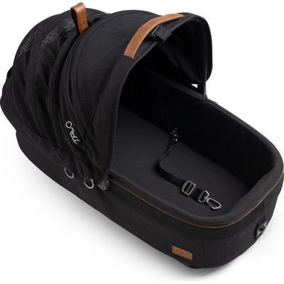 TAVO PETS Maeve™ Medium Flex Pet Car Seat in Onyx 