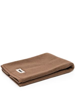 TEKLA logo-patch terry-cloth towel - Brown
