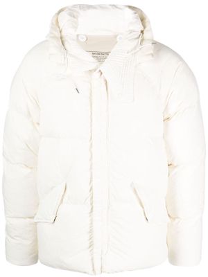 Ten C Arctic hooded down jacket - White