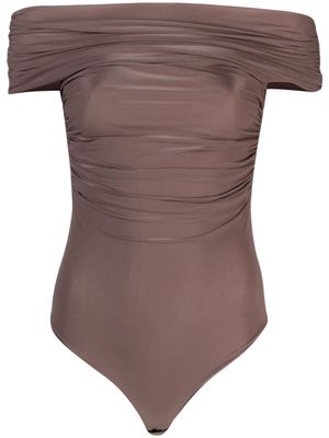 THE ANDAMANE off-shoulder ruched bodysuit - Brown