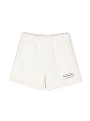 THE GIVING MOVEMENT logo-patch elasticated track shorts - White