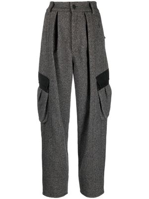 The Mannei herringbone tapered cargo trousers - Grey