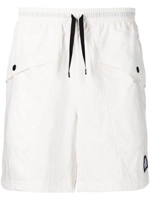 The North Face logo-patch drawstring track shorts - White
