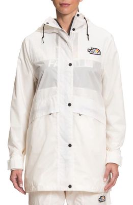 The North Face Outline WindWall Jacket in Gardenia White
