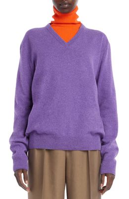 The Row Kumamo V-Neck Cashmere Sweater in Purple Iris