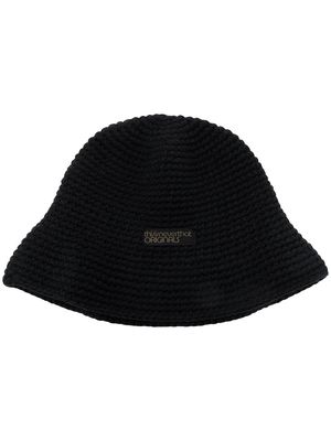 This Is Never That logo-patch knitted bucket hat - Black