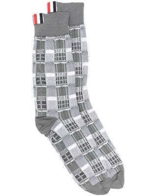Thom Browne plaid logo-patch socks - Grey