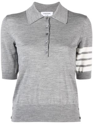 Thom Browne RELAXED FIT POLO W/ 4 BAR IN SUSTAINABLE FINE MERINO WOOL - 055 LIGHT GREY