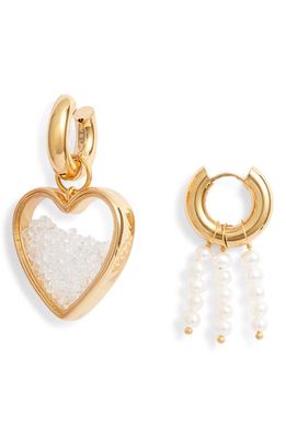 Timeless Pearly Mismatched Hoop Earrings in Gold/White