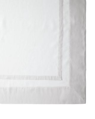 Tipton Oblong Tablecloth, 66" x 106"