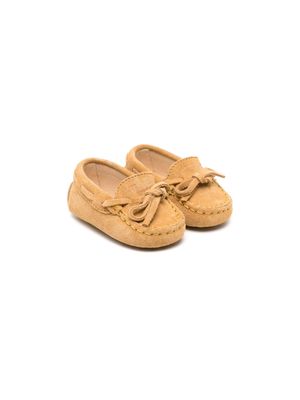 Tod's Kids tonal suede loafers - Neutrals