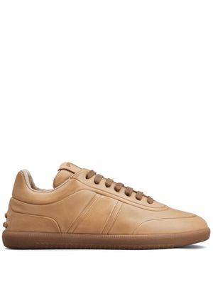 Tod's logo-patch leather sneakers - Brown