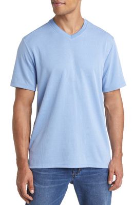 Tommy Bahama Men's Coastal Crest IslandZone® V-Neck T-Shirt in Big Sky Blue