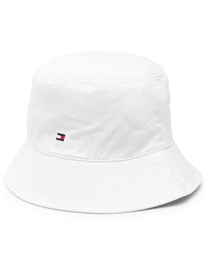 Tommy Hilfiger embroidered logo bucket hat - White