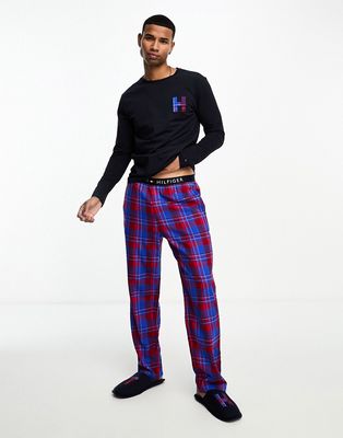 Tommy Hilfiger flannel lounge gift set with slippers in blue/red plaid-Multi