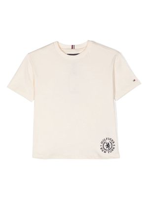 Tommy Hilfiger Junior embroidered-logo cotton T-shirt - Neutrals