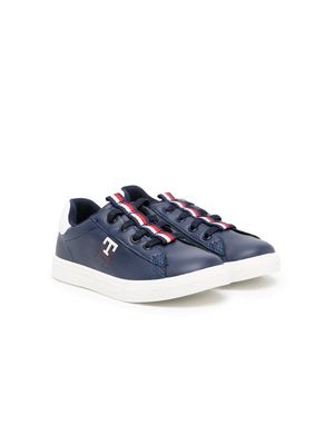 Tommy Hilfiger Junior embroidered-logo detail sneakers - Blue