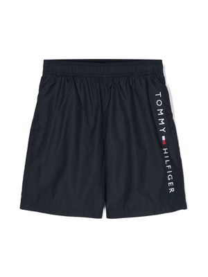 Tommy Hilfiger Junior logo-embroidered swim shorts - Blue