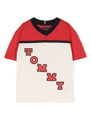 Tommy Hilfiger Junior logo-patch varsity T-shirt - Red