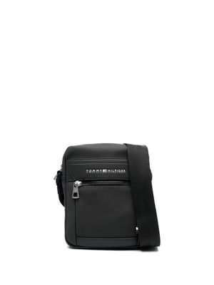 Tommy Hilfiger logo-letter messenger bag - Black