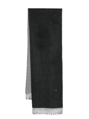 Tommy Hilfiger logo-patch cashmere scarf - Black