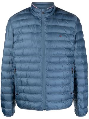 Tommy Hilfiger logo-patch zipped puffer jacket - Blue