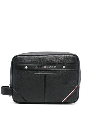 Tommy Hilfiger logo-plaque faux-leather wash bag - Black