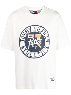 Tommy Hilfiger logo-print short-sleeve T-shirt - White