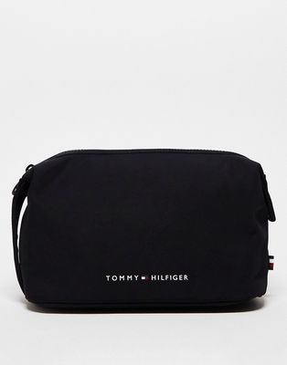 Tommy Hilfiger skyline toiletry bag in black