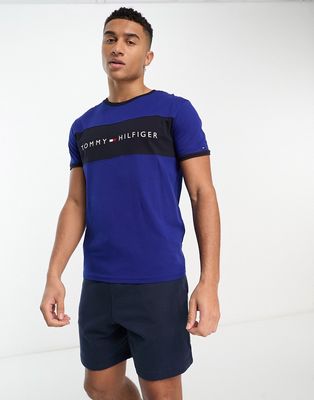 Tommy Hilfiger t-shirt with front stripe in blue-Navy