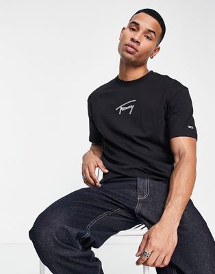 Tommy Jeans cotton signature central logo classic fit t-shirt in black