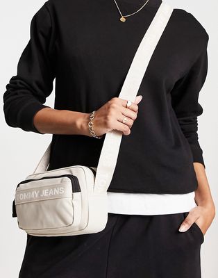 Tommy Jeans essential crossover bag in stone-Neutral