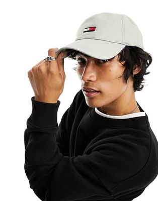 Tommy Jeans flag cap in light gray