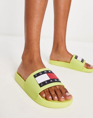 Tommy Jeans flag logo slider in lime-Yellow