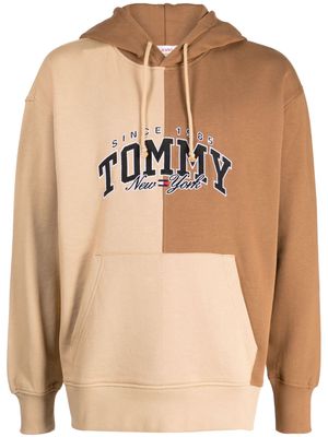 Tommy Jeans logo-embroidered colour-block hoodie - Brown