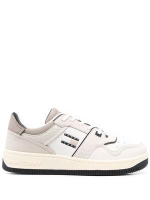 Tommy Jeans logo-print lace-up sneakers - White