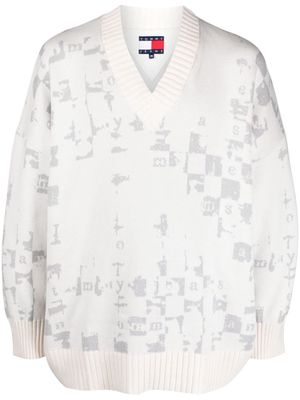 Tommy Jeans V-neck pattern-intarsia jumper - White