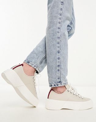 Tommy Jeans vulcanized platform sneakers in stone-Neutral