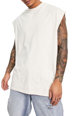 Topman Extreme Oversize Muscle Tee in Cream