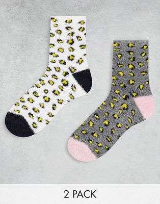 Topshop 2 pack fuzzy socks in leopard print-Multi