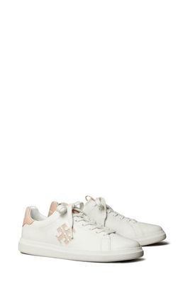 Tory Burch Double T Howell Court Sneaker in Titanium White /Shell Pink