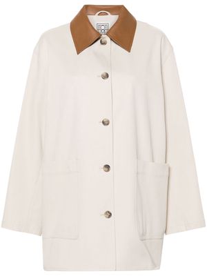 TOTEME contrasting-collar twill shirt jacket - Neutrals