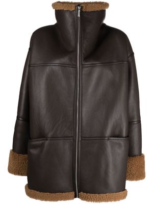 TOTEME shearling-trimmed leather coat - Brown