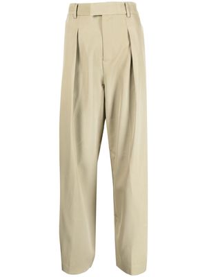 tout a coup pleat-panel cropped trousers - Yellow