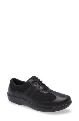 TRAQ by Alegria Rhythmiq Sneaker in Black Out Leather